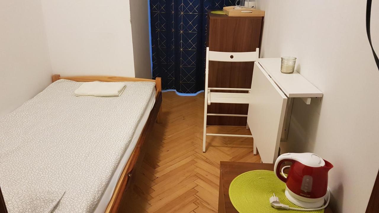 Hostel Niebieski Meander Blisko Metra *